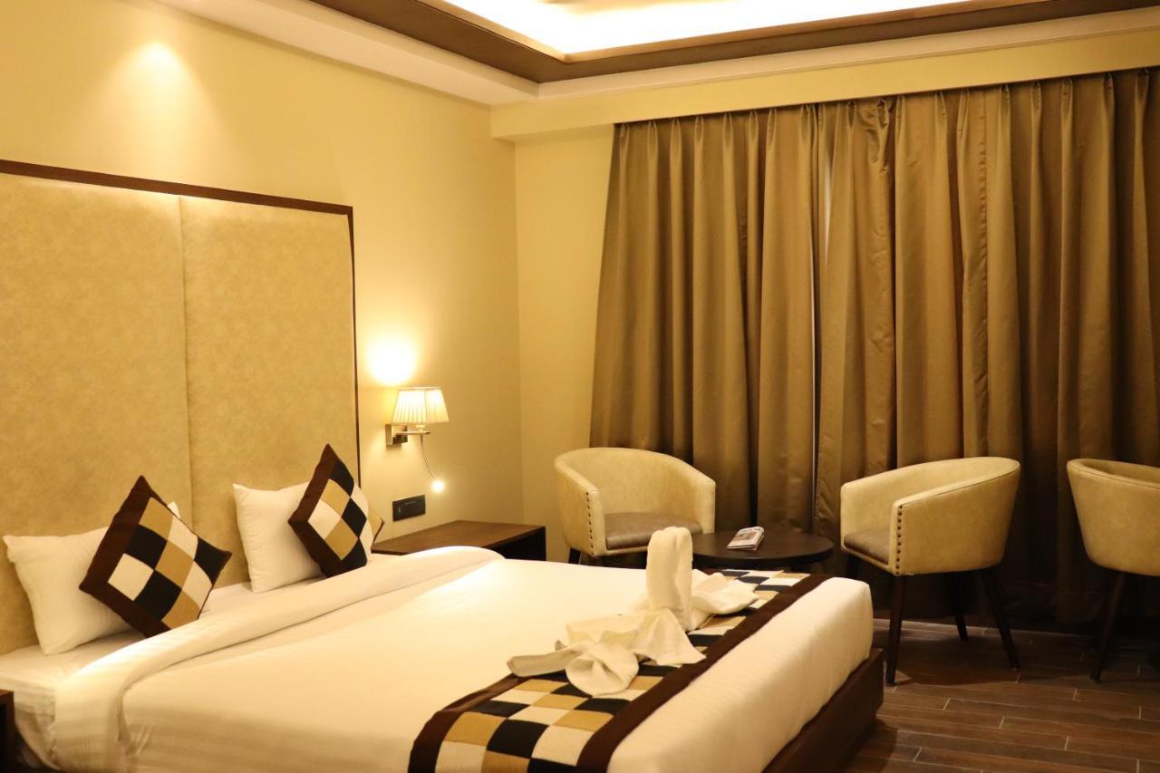 Hotel Grand Geeta Beawar Bagian luar foto