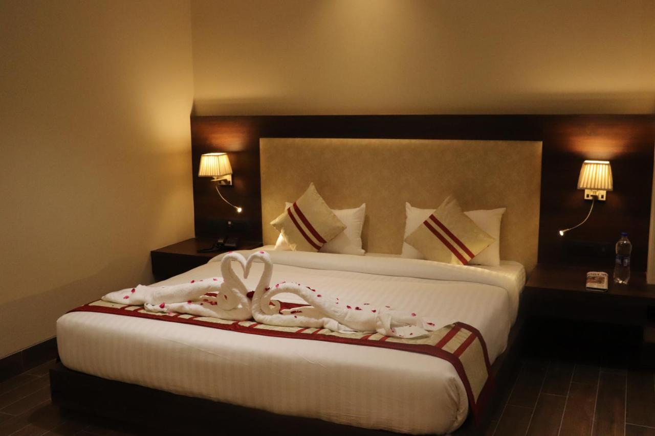 Hotel Grand Geeta Beawar Bagian luar foto
