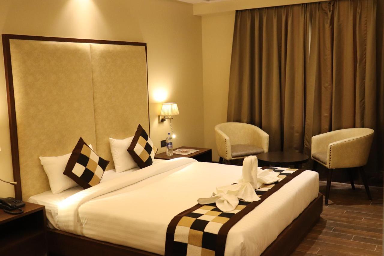 Hotel Grand Geeta Beawar Bagian luar foto